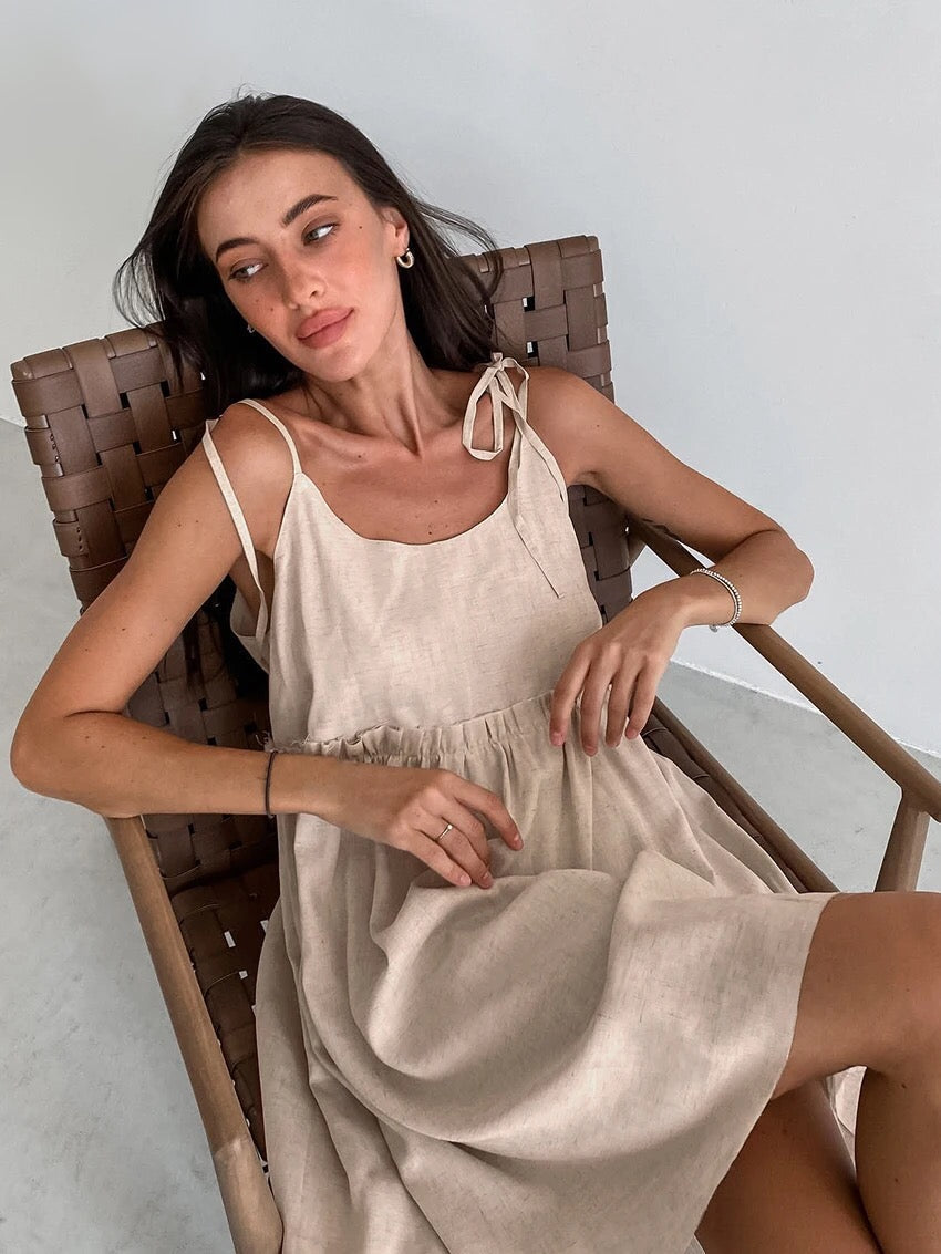 Helena - Mini sukienka w stylu empire z fałdami