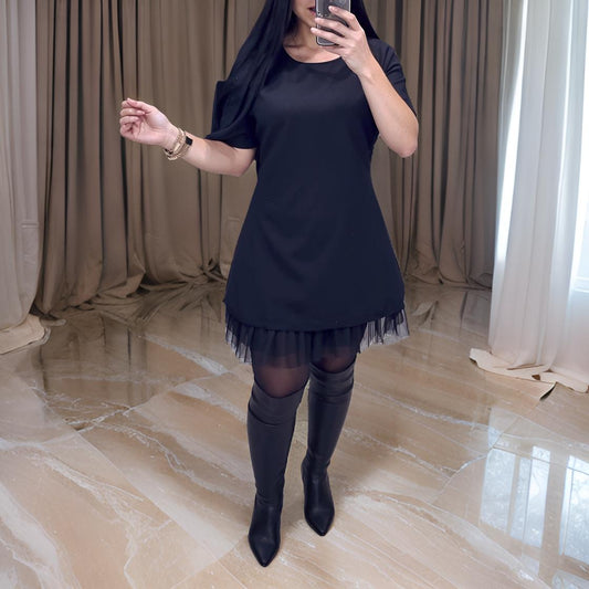 Olivia - Elegancka Sukienka Z Krótkim Rękawem, Tiulem I Perłami